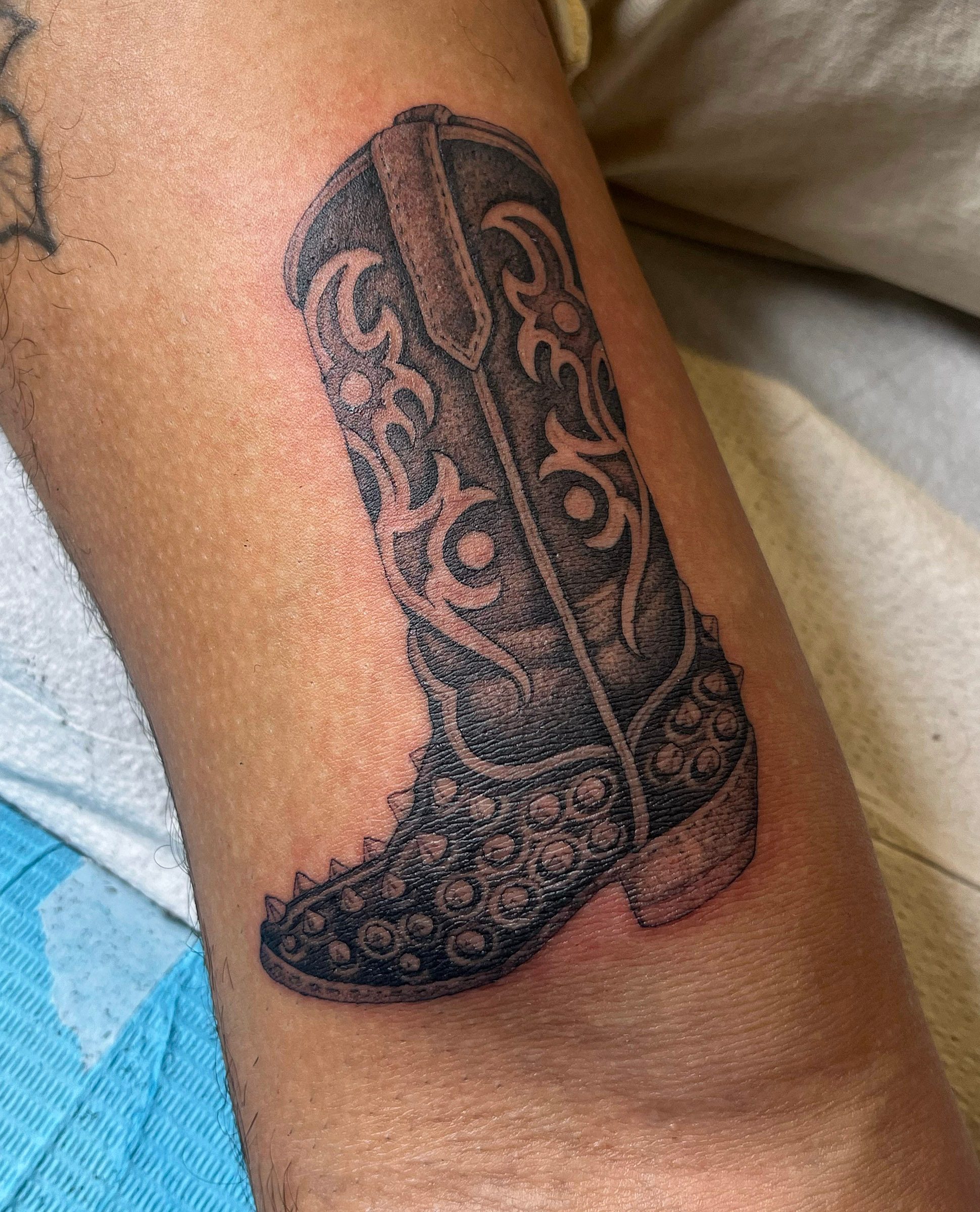Image Alt /uploads/tattoo/small-scale/1785859271275-9.jpg